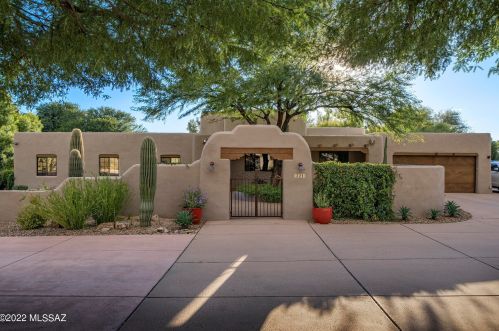 321 Golf Vw Dr, Tucson AZ 85737-9701 exterior