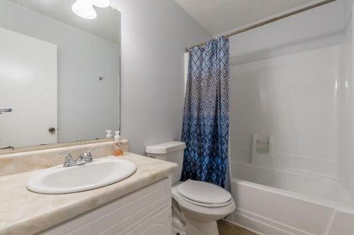 4376 Housworth Dr, Lithonia GA  30038-4632 exterior