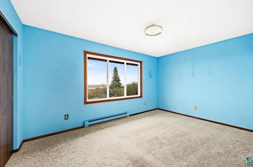 2726 12 St, Duluth MN 55806-1148 exterior