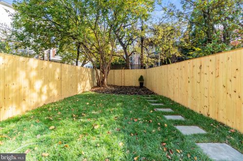 17 9th St, Washington DC  20003-1333 exterior