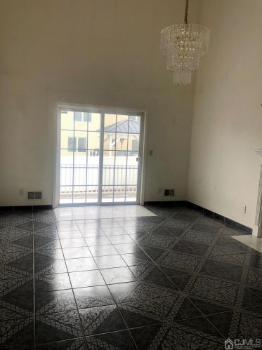 12 Murdock St, Perth Amboy NJ 08863-1224 exterior