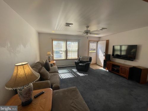 10 Bunting Brg Rd, Cookstown NJ 08511-1101 exterior