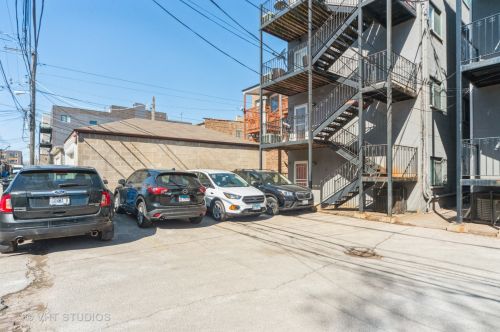 2313 Chicago Ave, Chicago IL 60622-6876 exterior