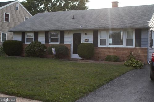 165 Cross Ave, New Castle, DE 19720-2053