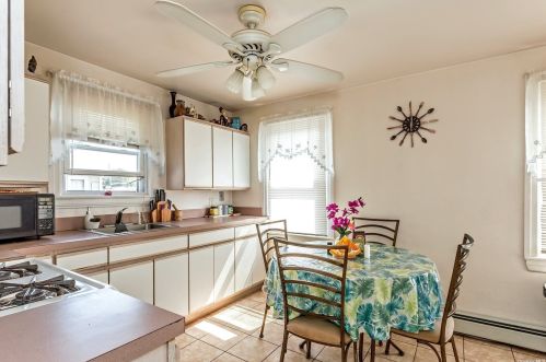 66 Ave, Valley Stream NY 11580-3230 exterior