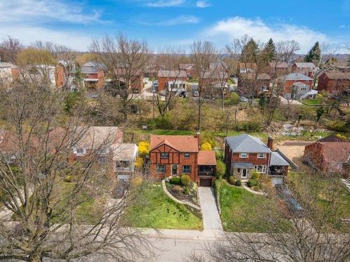 833 Macarthur Dr, Pittsburgh PA 15228-1704 exterior