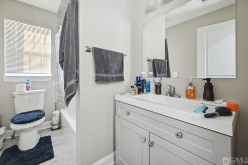 405 Prospect Ave, Green Brook NJ  08812-1529 exterior