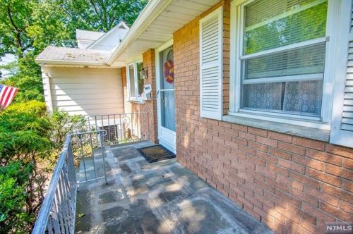 45 Day Ave, Tenafly, NJ 07670-1445