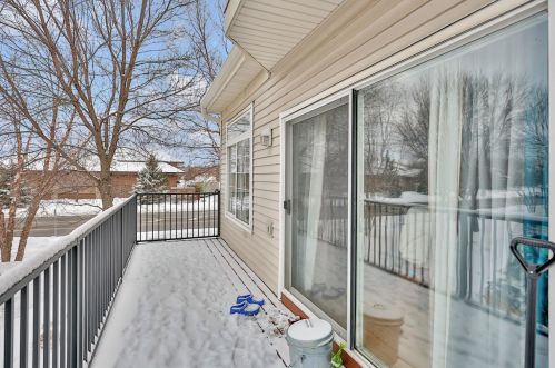 2322 Eagle Trce Ln, Saint Paul MN 55129-4285 exterior