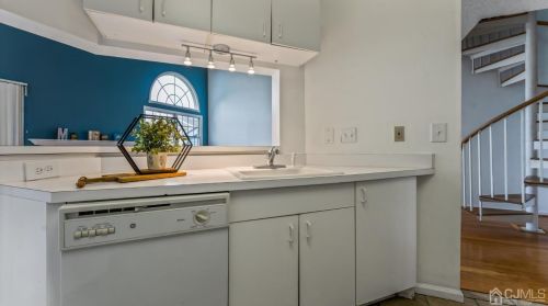 835 Edpas Rd, New Brunswick NJ 08901-3816 exterior