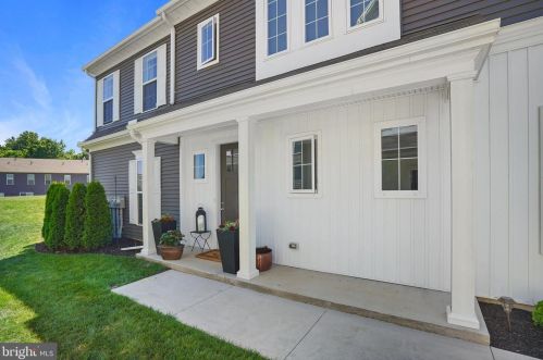 2222 Red Fox Dr, Hummelstown PA 17036 exterior