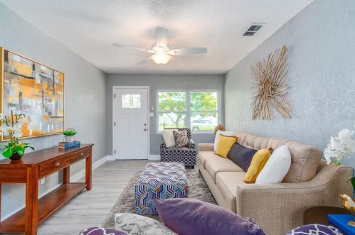 3213 Cherry St, Tampa FL  33607-3115 exterior