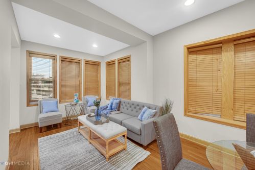 73 101st St, Chicago, IL 60628-2005