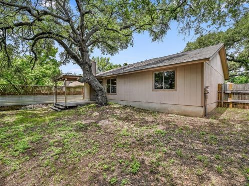 8903 Curlew Dr, Austin TX 78748-5129 exterior