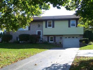 24 Colonial Ct, Hanover, PA 17331-9618