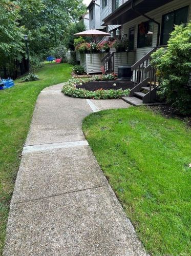 739 Cypress Rd, Hartford, CT 06111-5605