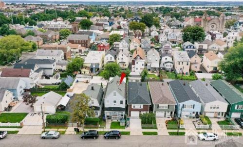 297 Sutton St, Perth Amboy NJ 08861-3332 exterior