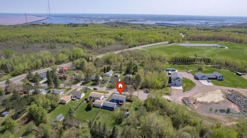 45 Deerwood St, Duluth MN 55811-3439 exterior