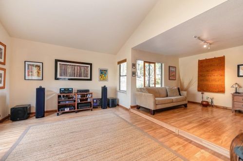 9811 Blue Lk Dr, Folsom CA 95630-1909 exterior