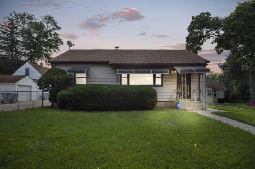 5356 49th St, Milwaukee, WI 53220-5055