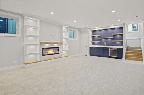 1323 Nelson St, Chicago IL 60657-3103 exterior