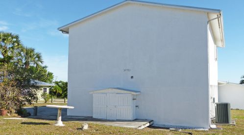 8309 Indian Riv Dr, Fort Pierce FL 34982-7716 exterior