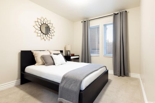 9093 Cyn Gate Cir, Sandy UT 84093-3807 exterior