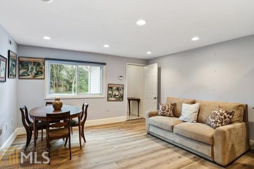 2900 Lookout Pl, Atlanta GA  30305-3218 exterior