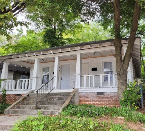 991 Hampton St, Atlanta, GA 30318-5767