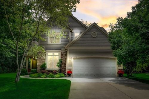 4033 Squire Ave, Milwaukee, WI 53221-2513