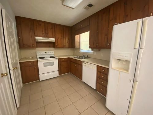 9315 Dogwood Pl, Gainesville, GA 30506-5810