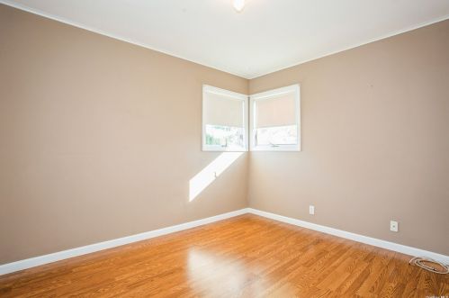 540 18 St, Babylon NY 11704-2201 exterior