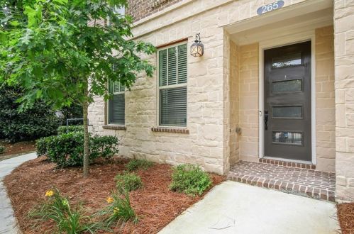 265 Franklin Rd, Atlanta GA  30342-2602 exterior