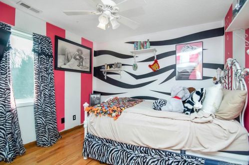 7 Ln St, Seymour CT 06483-3333 exterior