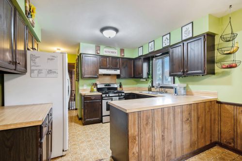 3229 Brookshire Dr, Grand Rapids MI 49508-2422 exterior