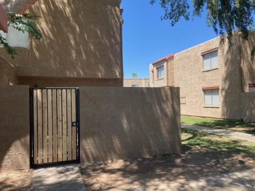 4236 67th Ln, Phoenix, AZ 85033-8248