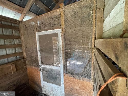 998 Plunkert Rd, Littlestown PA 17340-9643 exterior