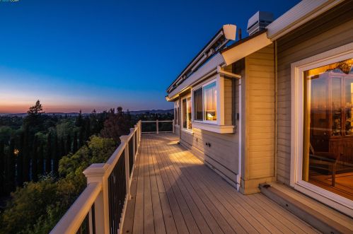 1161 Sunrise Hl, Concord CA 94518-1731 exterior