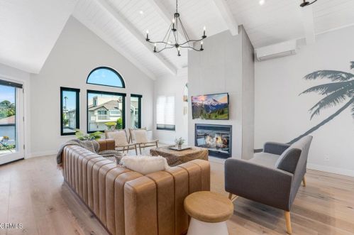 3713 Sunset Ln, Oxnard CA  93035-4133 exterior