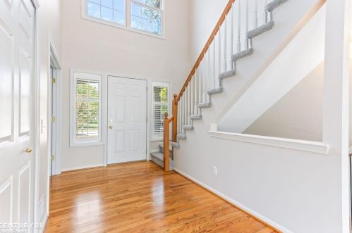 1050 Pointe Pl Blvd, Rochester MI 48307-1794 exterior