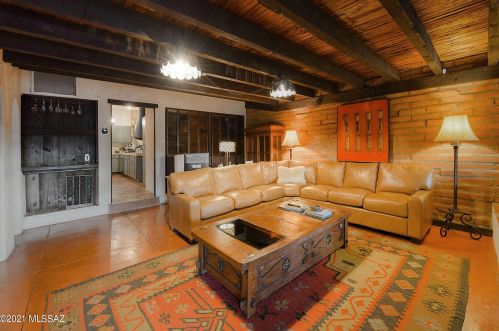 11330 Tanque Verde Rd, Tucson AZ  85749-8525 exterior