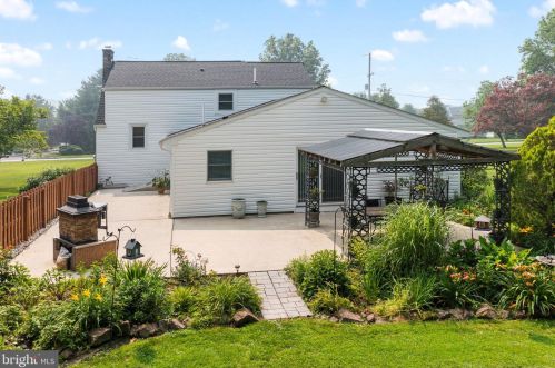 1421 Chestnut Hill Rd, Pottstown PA 19465-7156 exterior