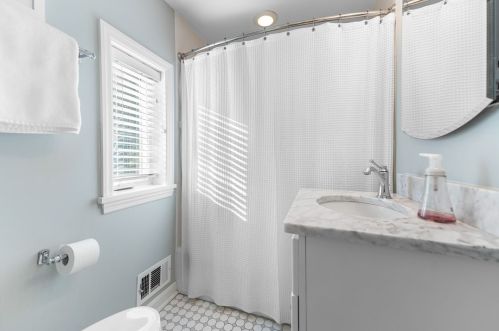 932 Meadowcroft Ave, Pittsburgh PA 15216-1119 exterior