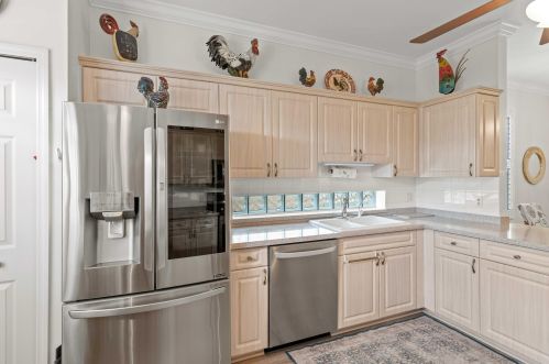 592 Cortina Ln, Fort Pierce FL 34986-1742 exterior