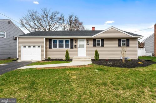 147 Gary Dr, Trenton NJ  08690-3145 exterior