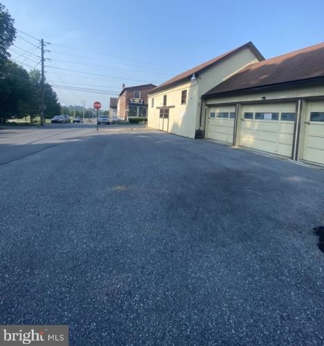 2008 Marietta Ave, Lancaster PA 17603-2354 exterior