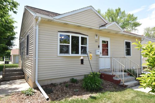 135 Martin Ln, Milwaukee WI 53207-4976 exterior