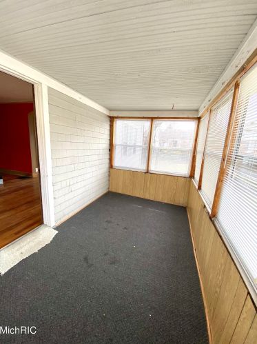 414 Graceland St, Grand Rapids MI 49505-4176 exterior