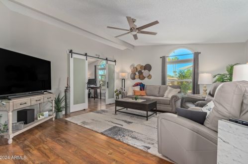 8936 Lakeview Dr, Chandler AZ 85248-6917 exterior