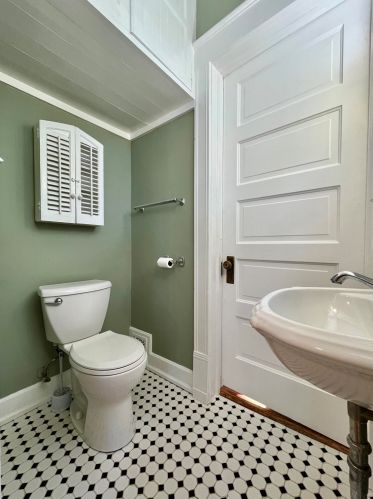 2834 Prospect Ave, Milwaukee WI  53211-3770 exterior